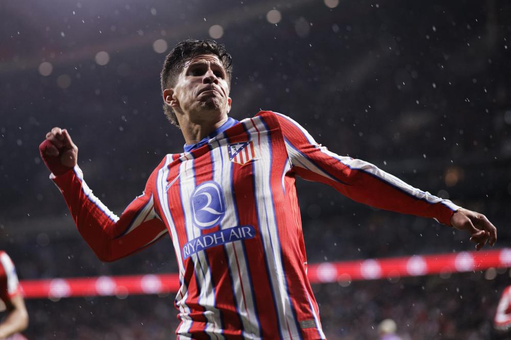 队战术和球 队战术和球